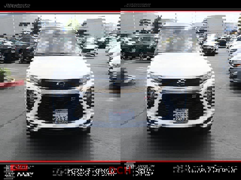 Used 2023 Chevrolet TrailBlazer RS w/ Technology Package image 2