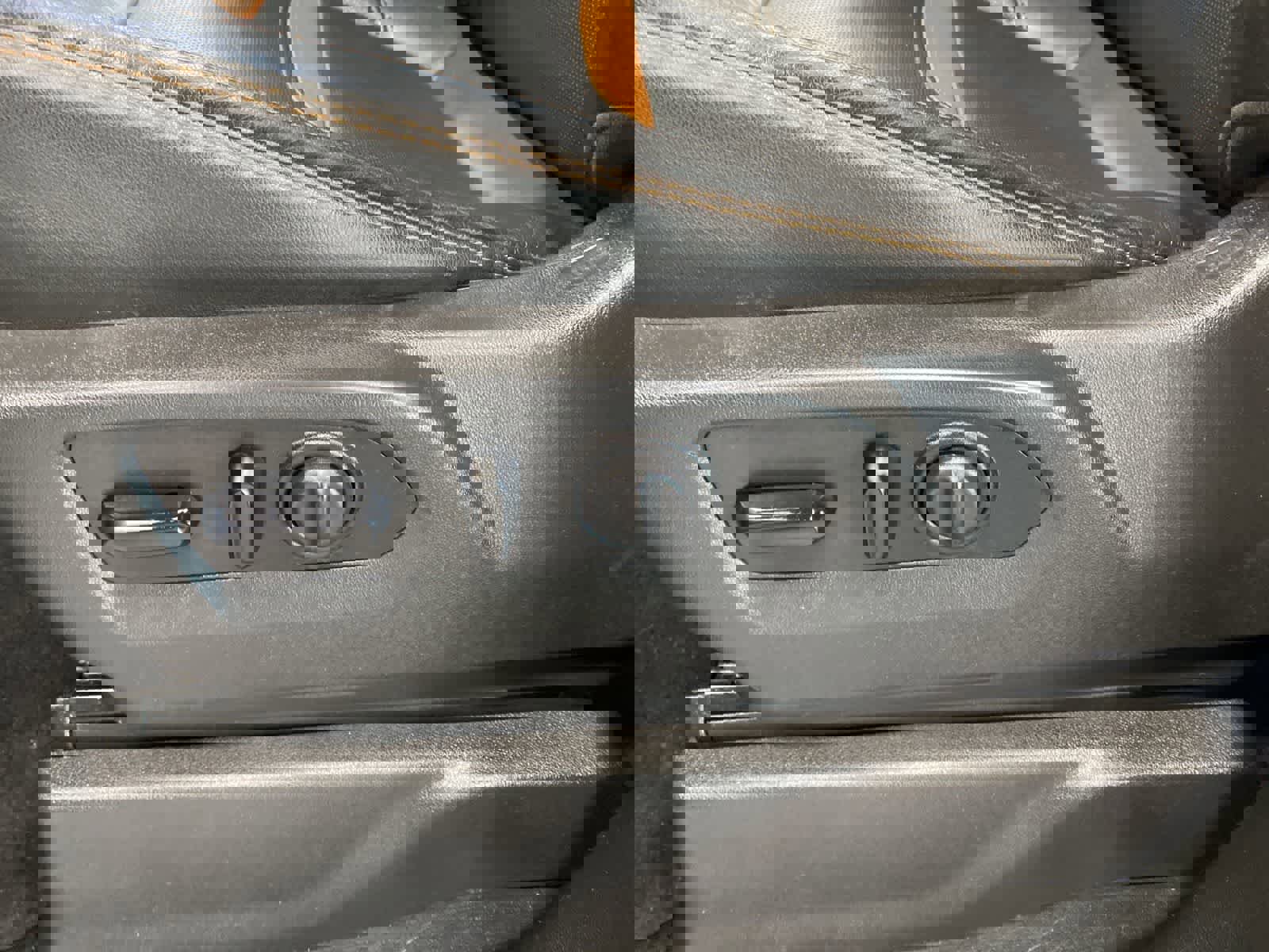 Used 2019 GMC Sierra 1500 AT4 w/ AT4 Premium Package image 16