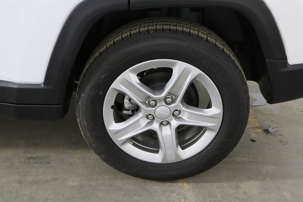 New 2024 Jeep Compass Latitude image 42