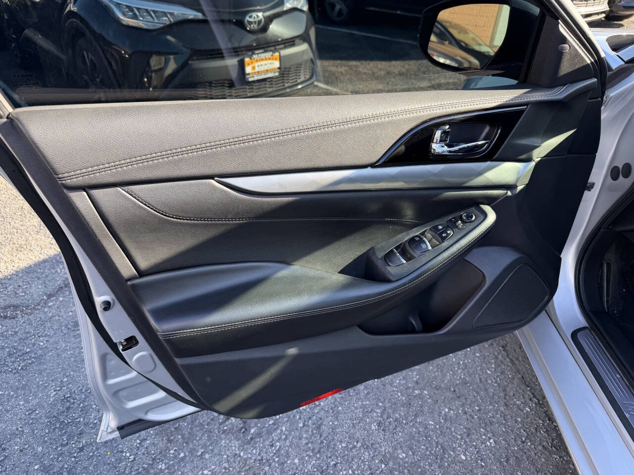 Used 2020 Nissan Maxima 3.5 SV w/ Floor Mat Group FWD image 3