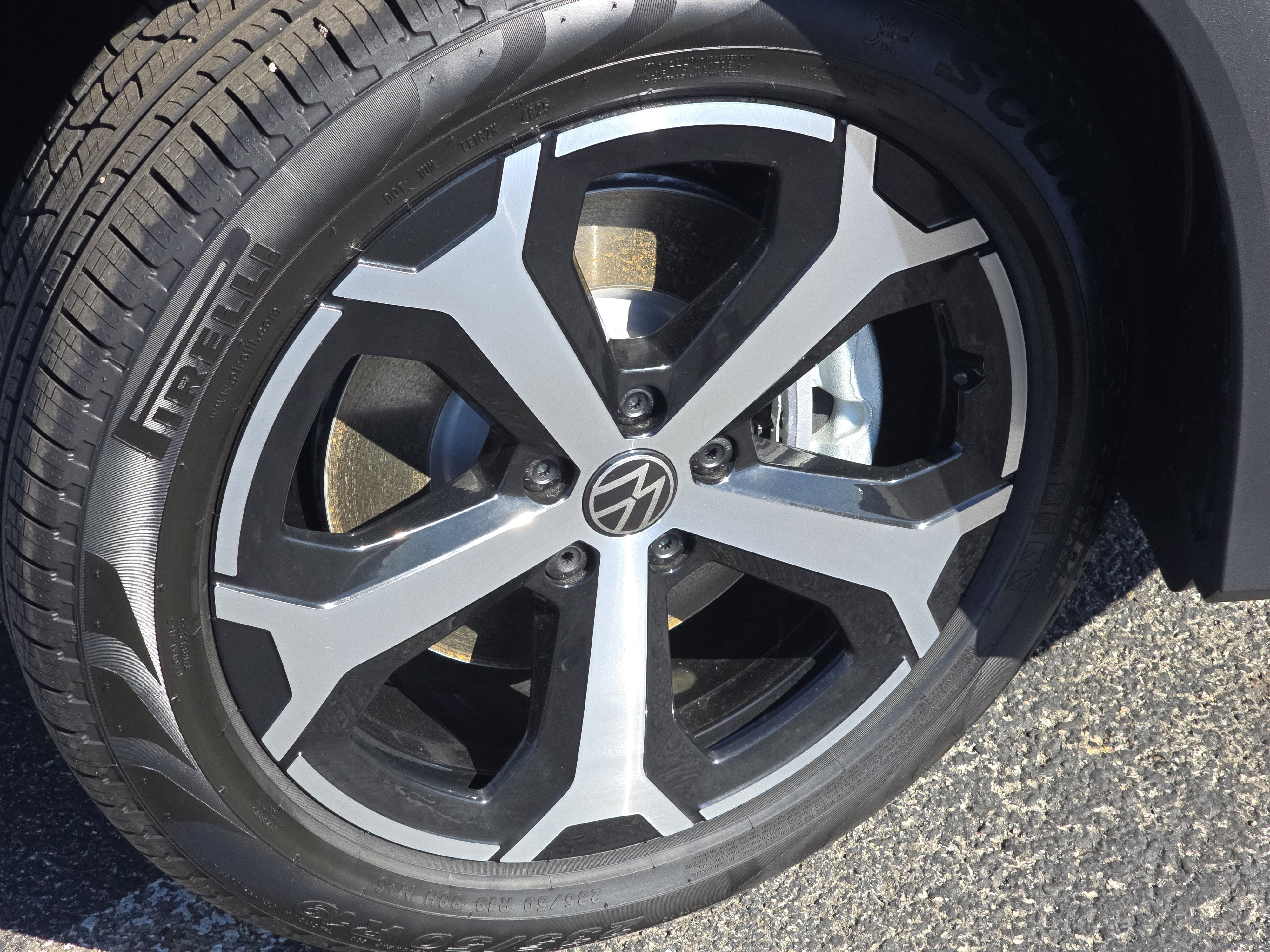 New 2026 Volkswagen Tiguan SE image 12