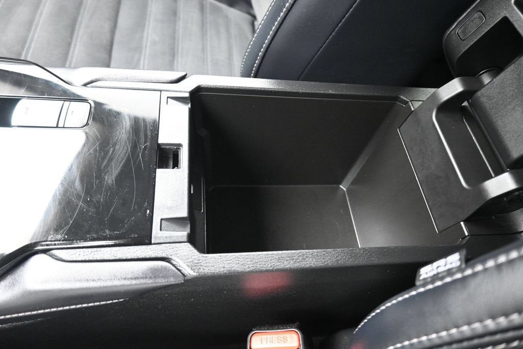 Used 2025 Mitsubishi Outlander AWD image 27