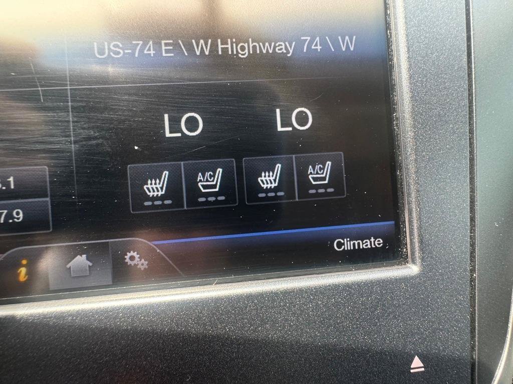 Used 2013 Lincoln MKZ FWD image 16