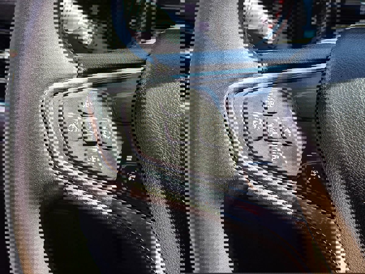 Used 2016 Chevrolet Malibu LT w/ Driver Confidence Package image 30