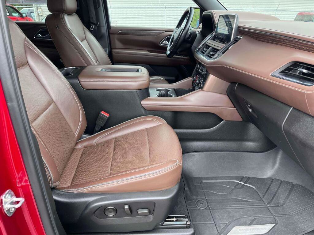 Used 2021 Chevrolet Suburban High Country AWD/4WD image 26