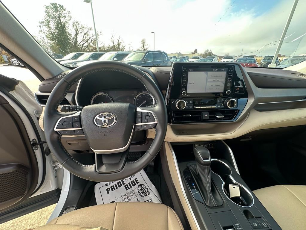 Used 2022 Toyota Highlander XLE image 10