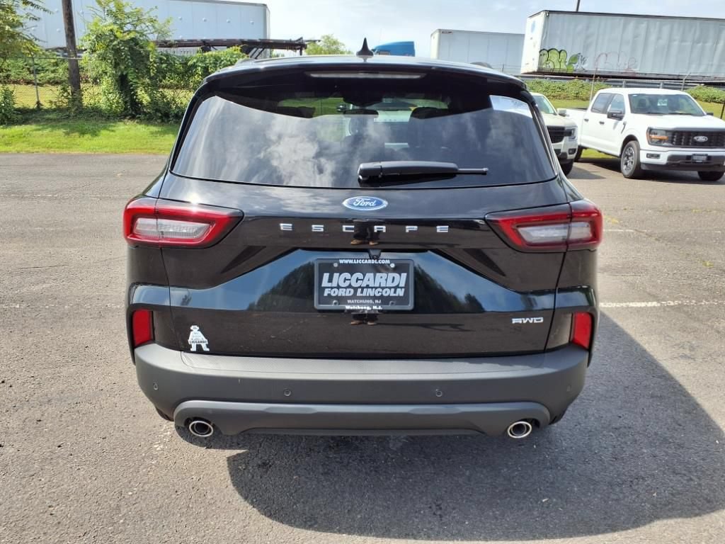 New 2025 Ford Escape ST-Line w/ Tech Pack #1 AWD/4WD image 3