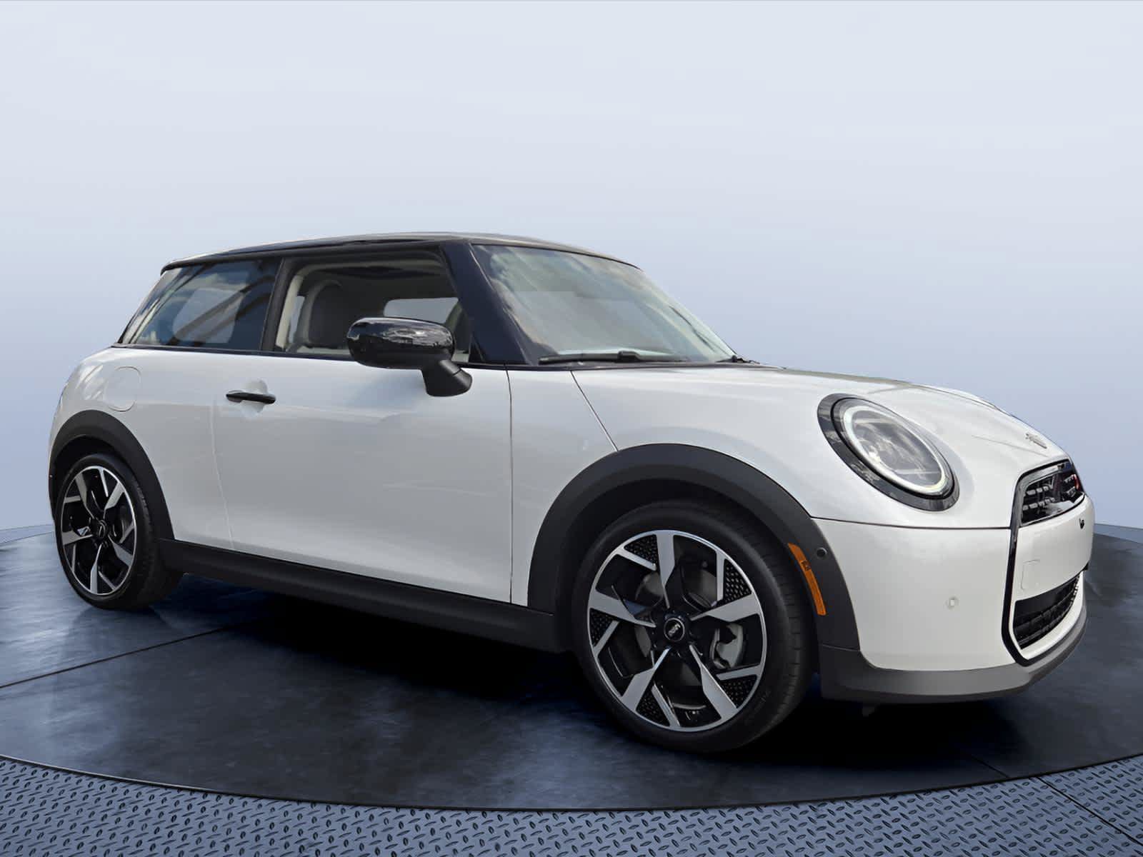 Used 2025 MINI Cooper S FWD image 1