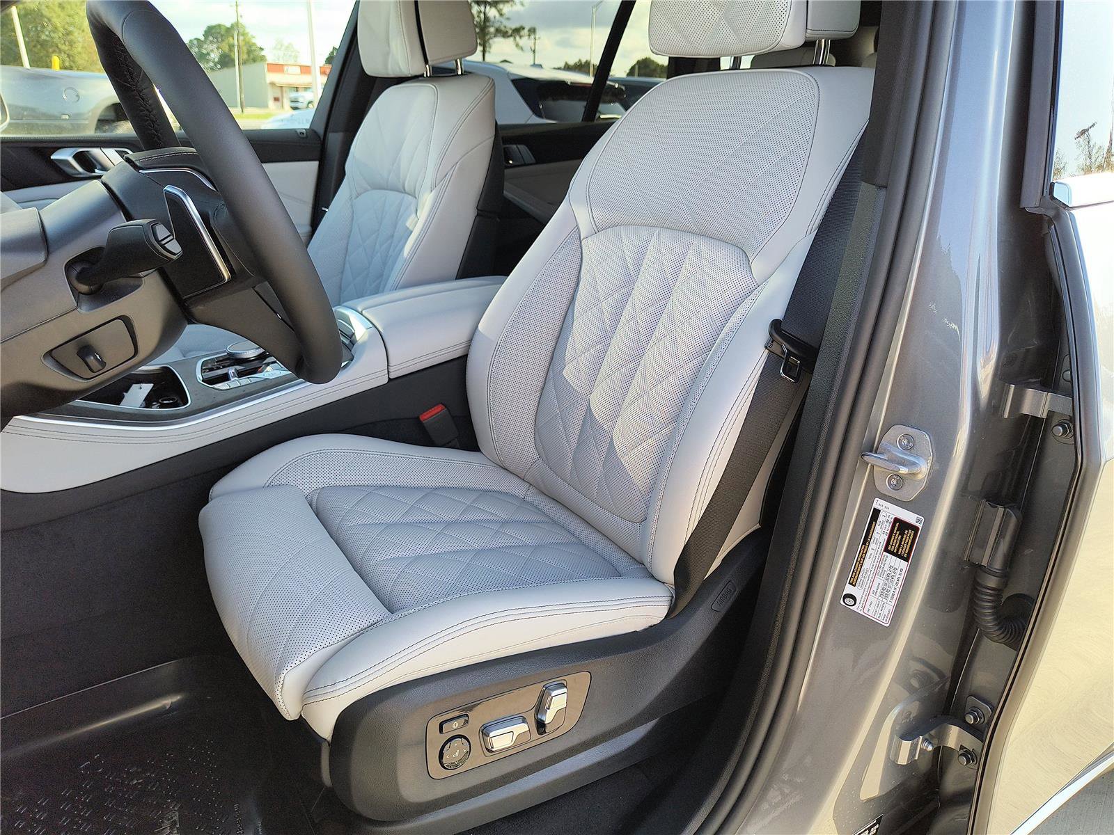 New 2026 BMW X5 sDrive40i w/ Climate Comfort Package image 7