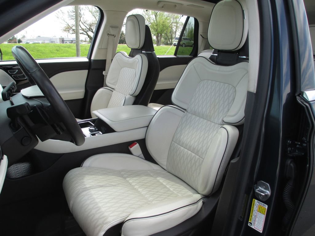 Used 2022 Lincoln Aviator Black Label w/ Dynamic Handling Package image 20