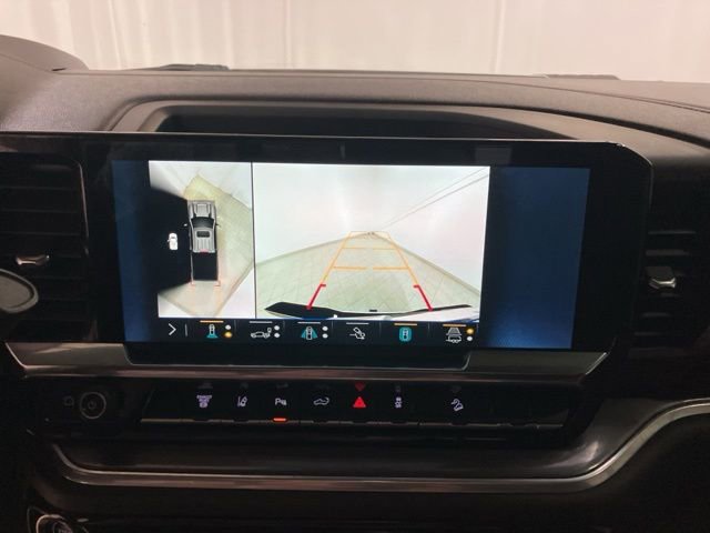 Used 2024 Chevrolet Silverado 3500 High Country w/ Technology Package image 17