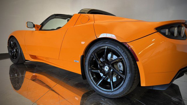 Used 2010 Tesla Roadster Sport image 23