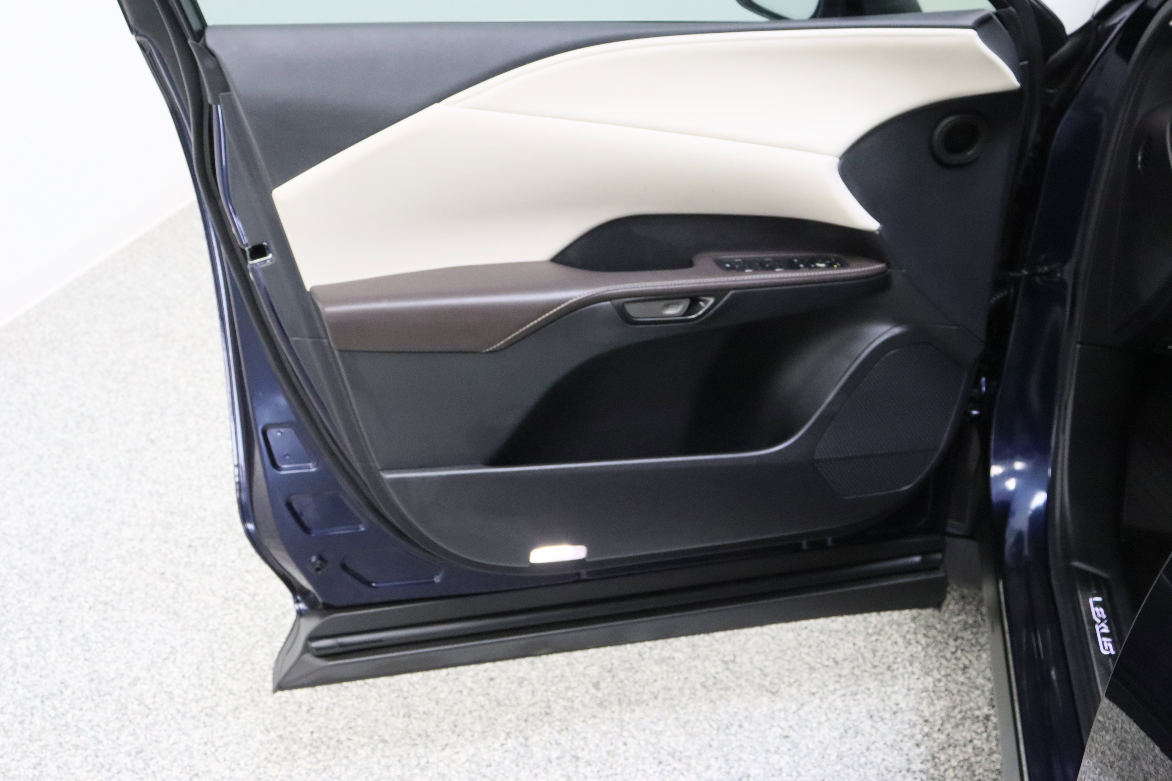 Used 2023 Lexus RX 350 Premium w/ Cold Area Package image 12