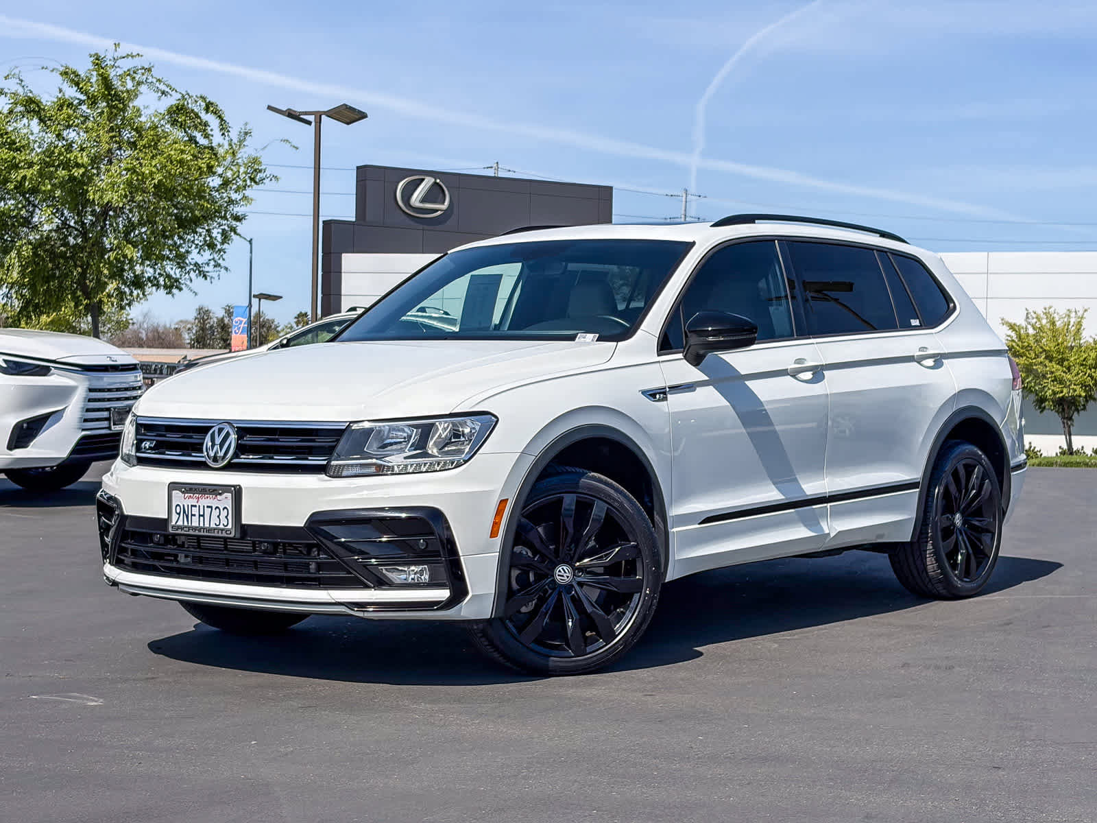 Used 2021 Volkswagen Tiguan SE R-Line image 2