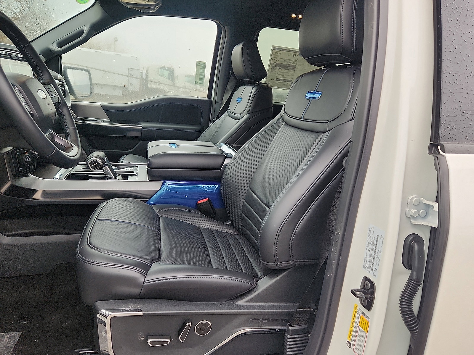 New 2025 Ford F150 Platinum w/ FX4 Off-Road Package image 9