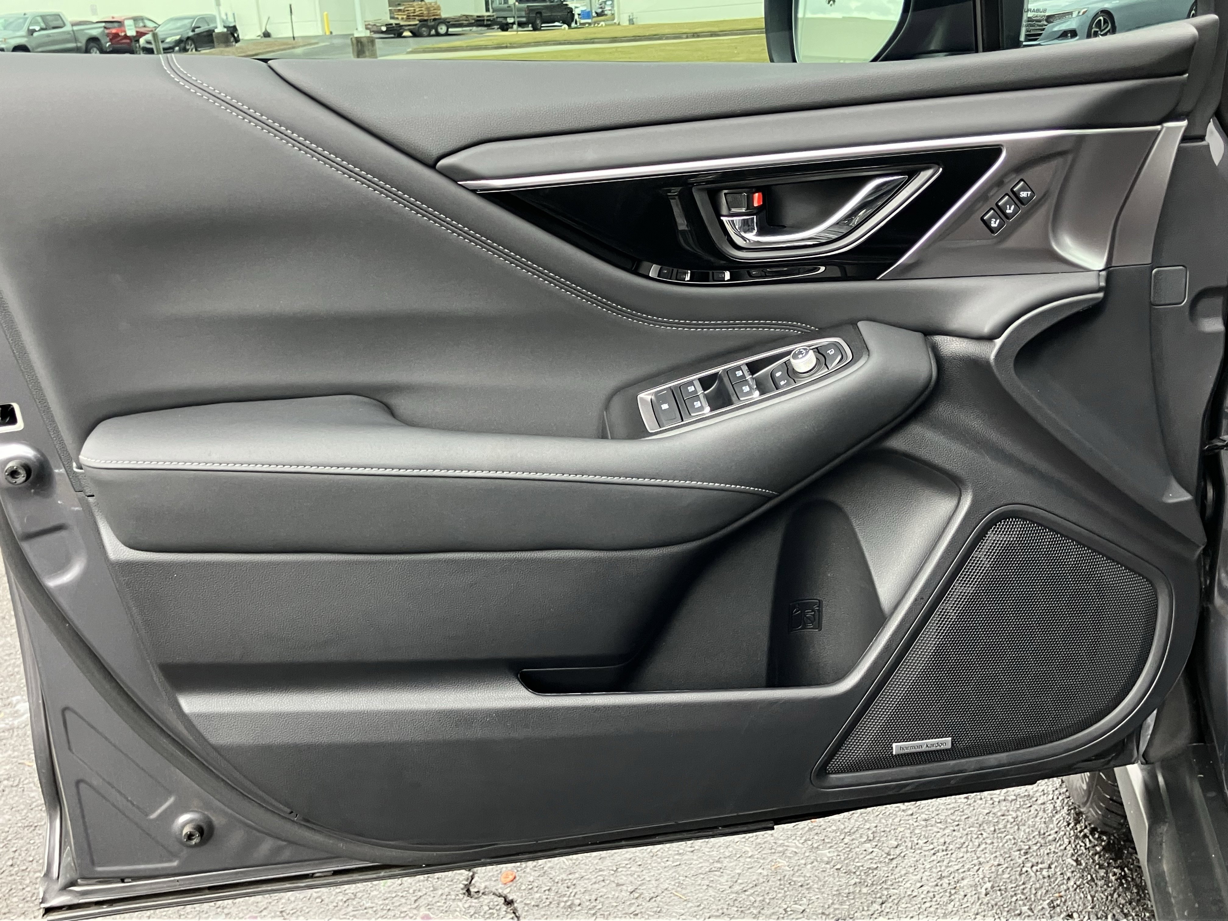 Used 2025 Subaru Outback Touring XT image 14