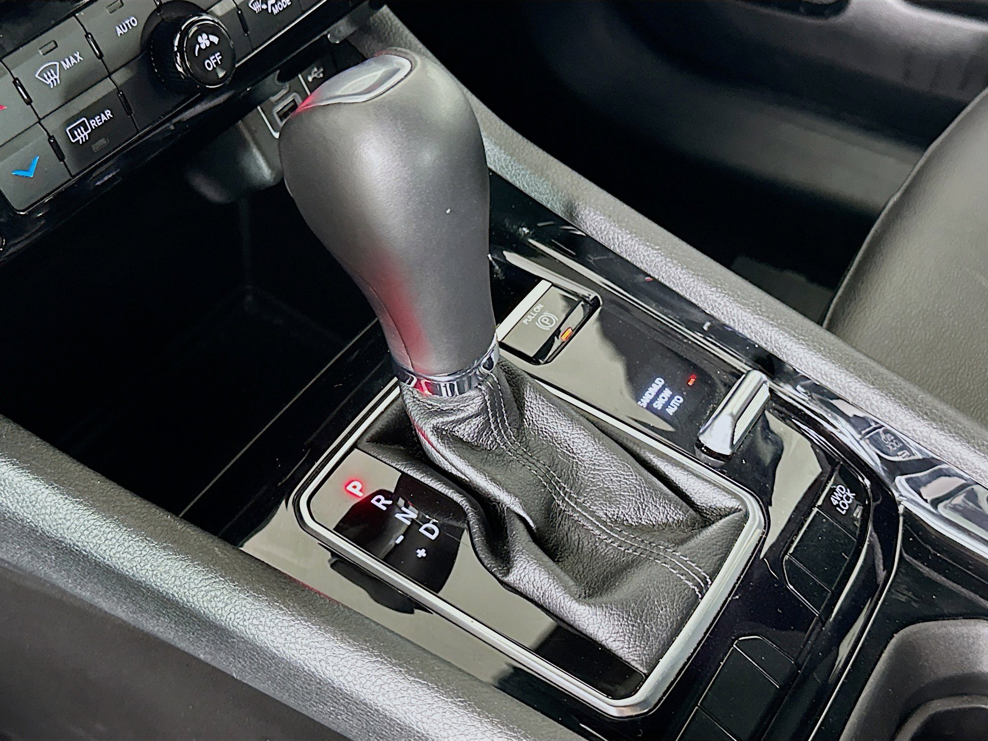 Used 2025 Jeep Compass Limited image 24