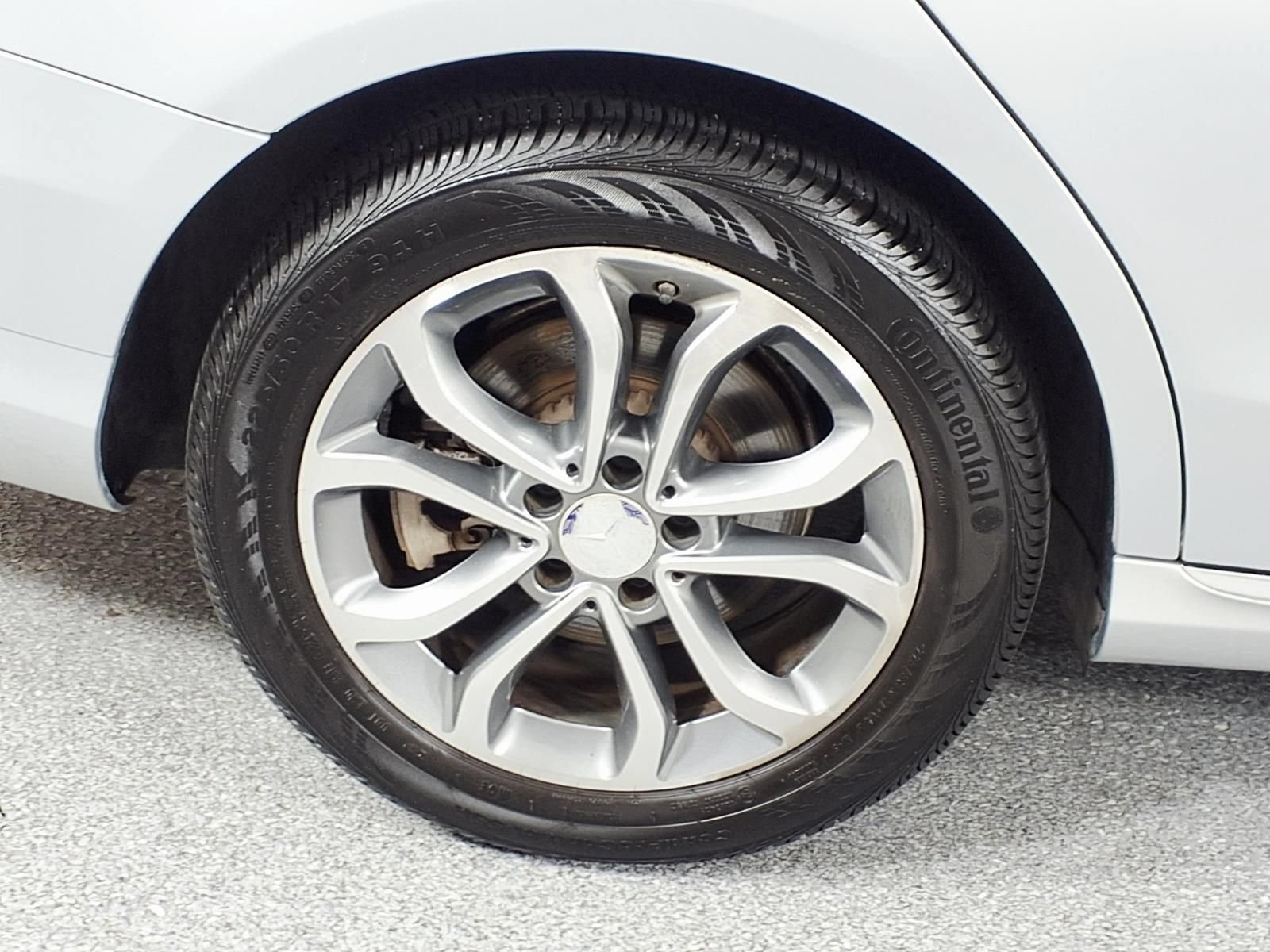 Used 2015 Mercedes-Benz C 300 4MATIC Sedan image 5