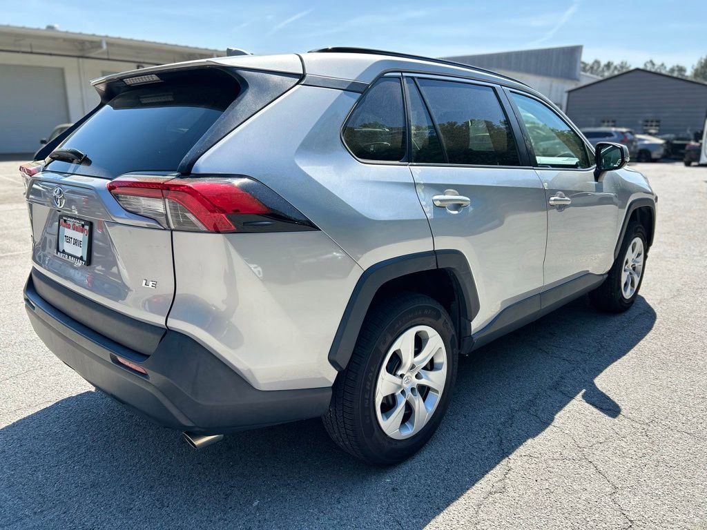 Used 2019 Toyota RAV4 LE image 5