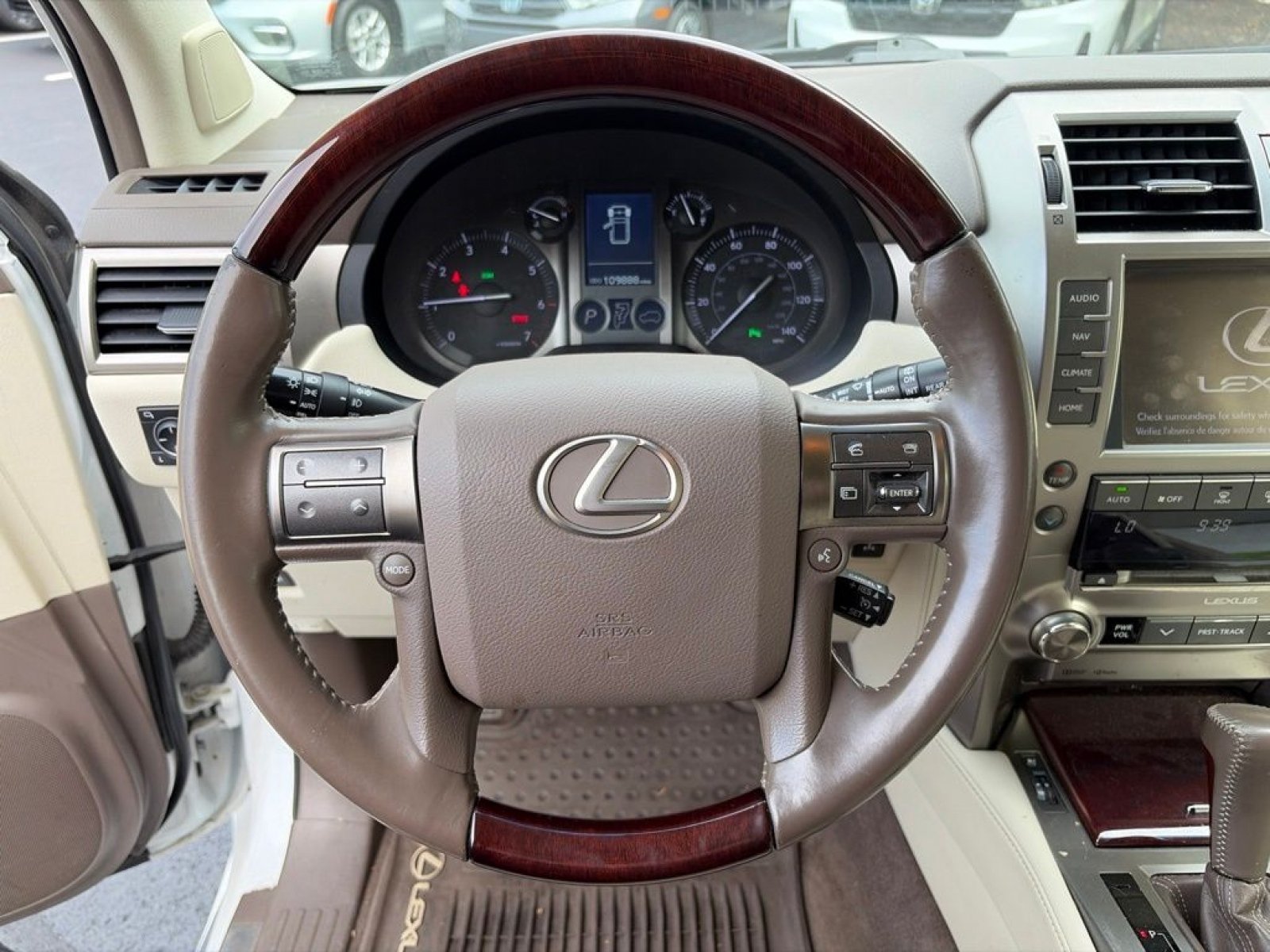 Used 2015 Lexus GX 460 w/ Premium Package AWD/4WD image 13