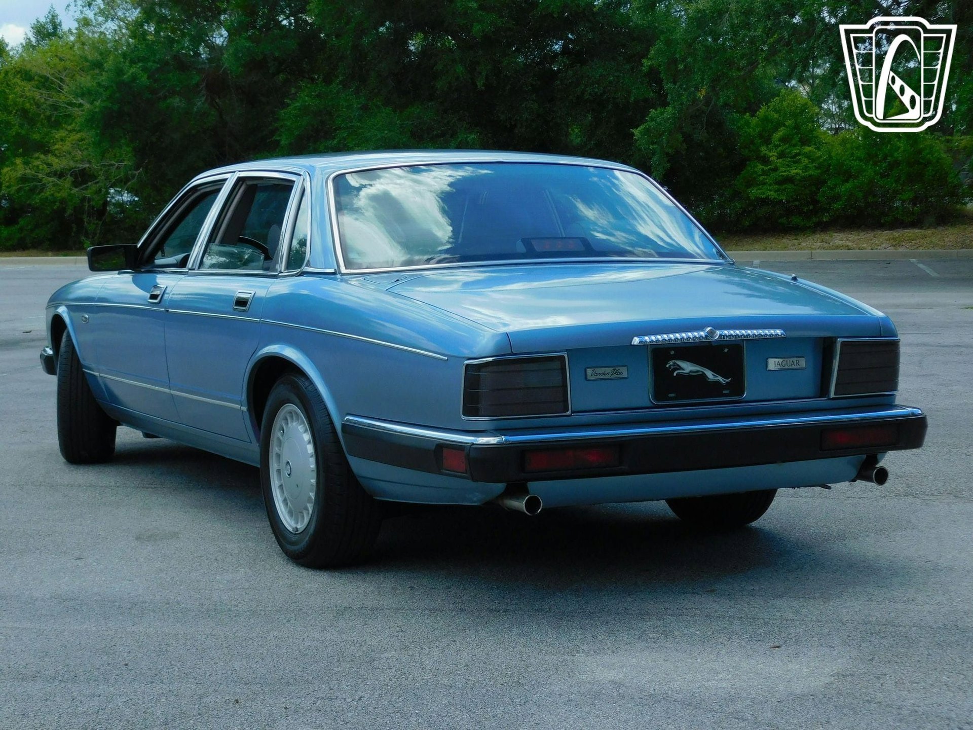 Used 1991 Jaguar XJ Vanden Plas image 11