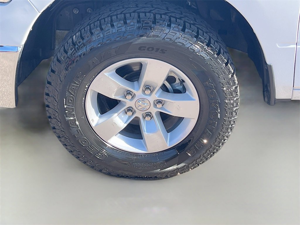 Used 2022 RAM 1500 Classic SLT image 28