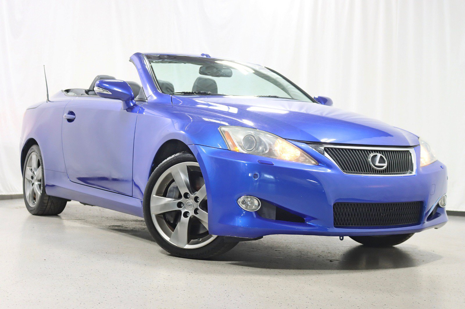 Used 2010 Lexus IS 350C w/ Luxury Pkg RWD image 8