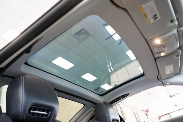 Used 2015 Mercedes-Benz SL 550 image 14