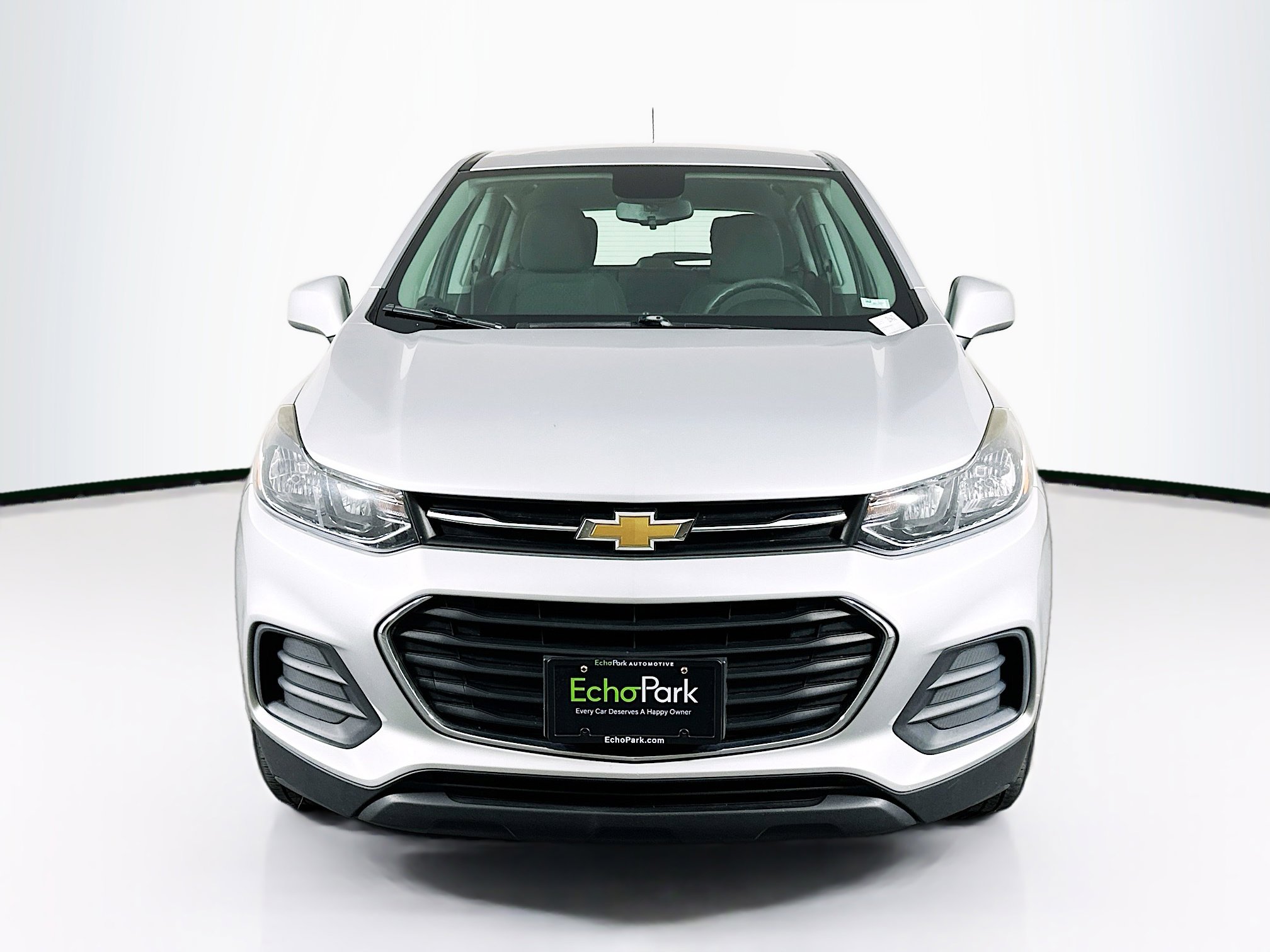 Used 2018 Chevrolet Trax LS AWD/4WD image 2