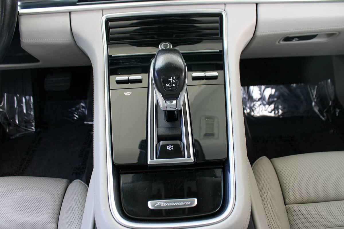 Used 2018 Porsche Panamera 4 AWD/4WD image 40