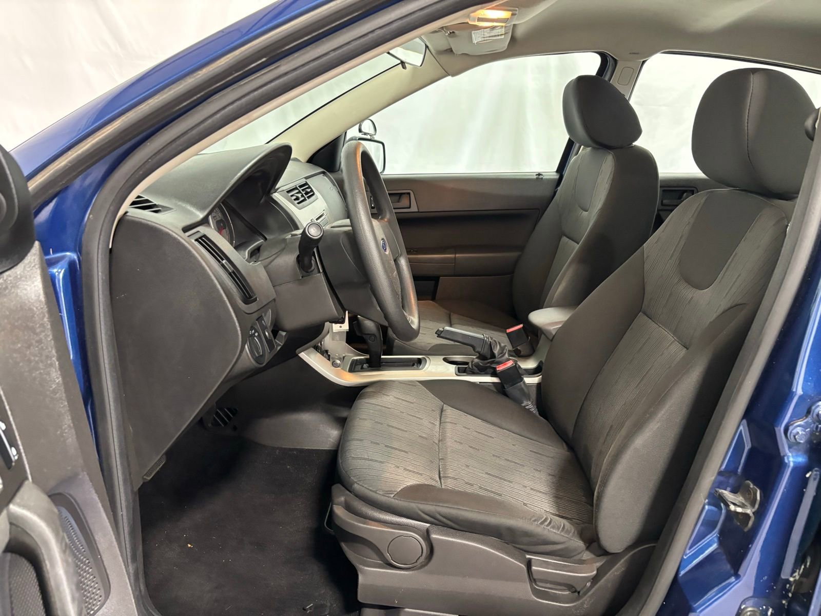 Used 2009 Ford Focus SE image 12