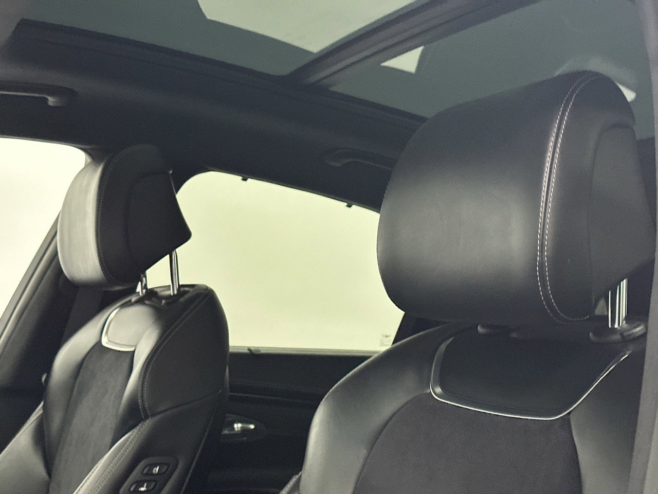 Used 2022 Genesis GV70 3.5T Sport w/ Sport Prestige Package image 17