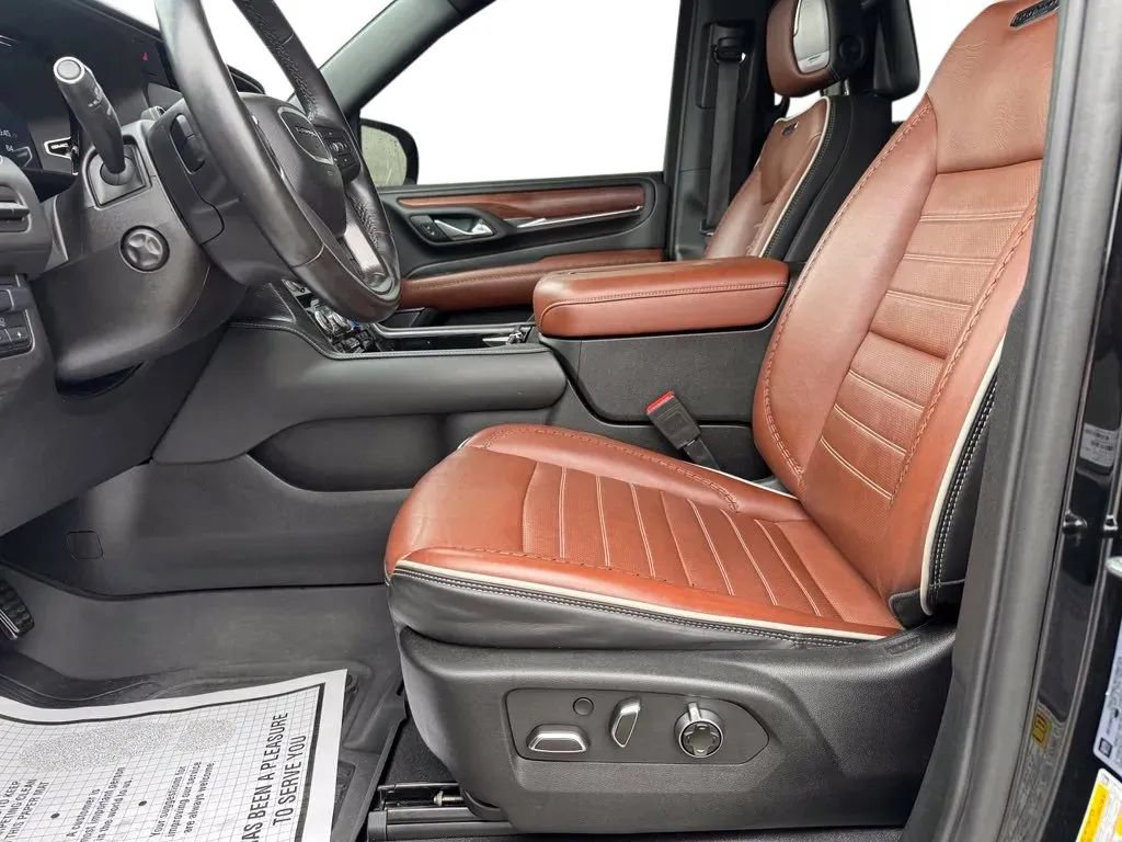 Used 2024 GMC Yukon Denali Ultimate AWD/4WD image 9