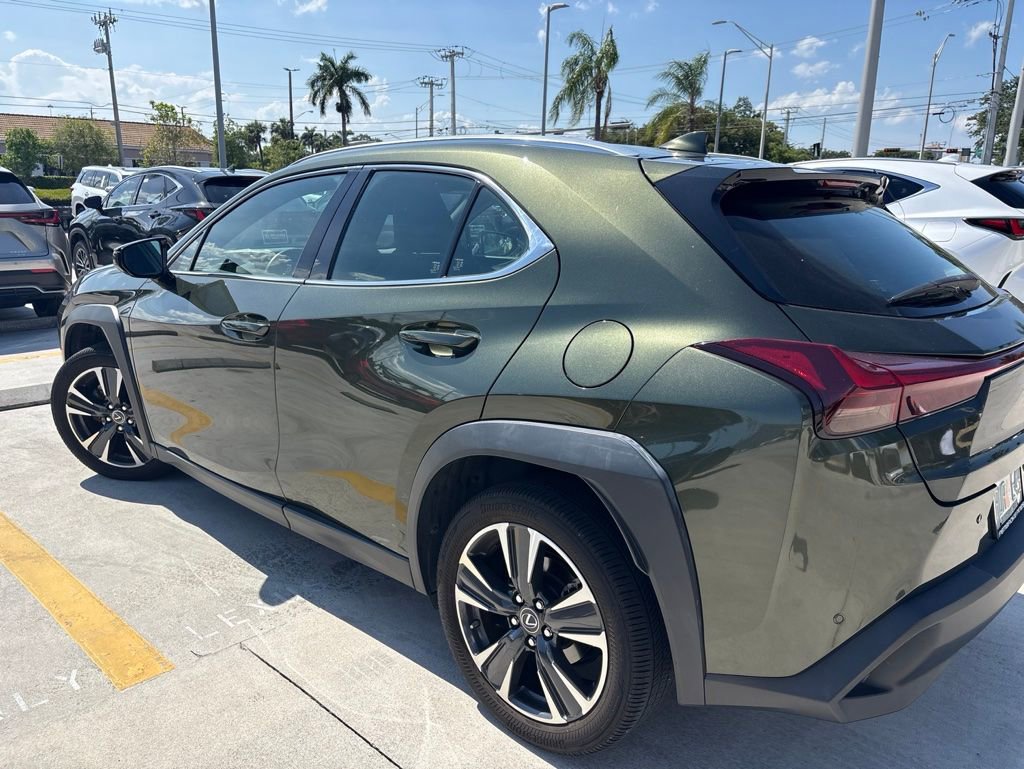 Certified 2024 Lexus UX 250h FWD image 8