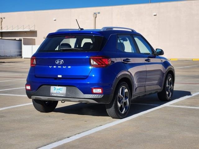 Used 2025 Hyundai Venue SEL image 5