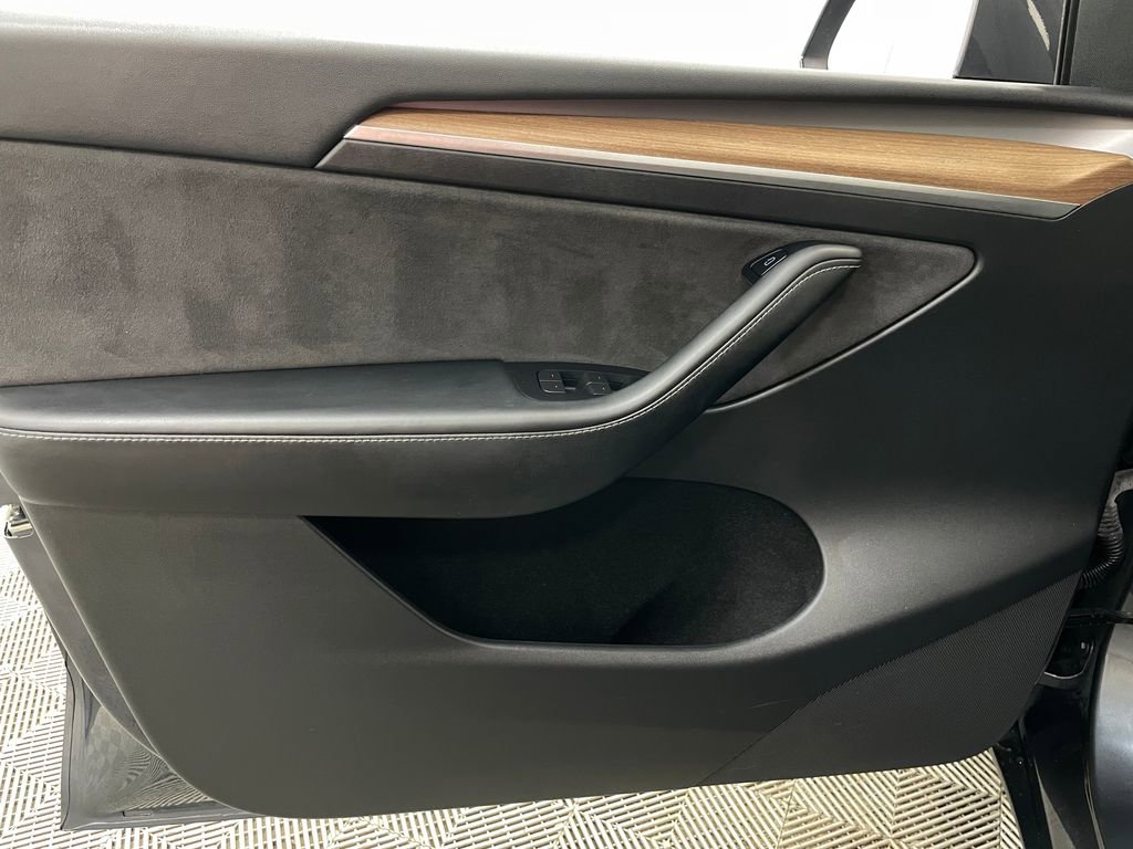Used 2023 Tesla Model Y Long Range image 23