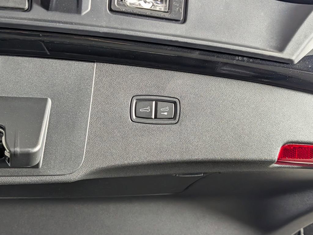 New 2026 Porsche Cayenne Coupe AWD/4WD image 18