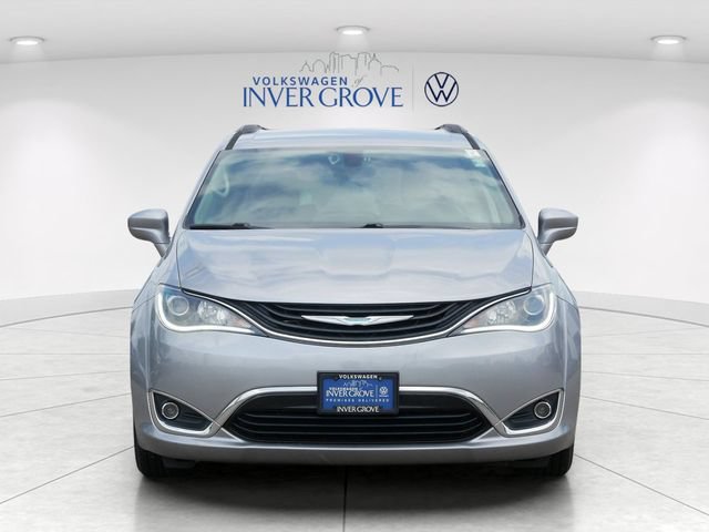 Used 2017 Chrysler Pacifica Premium FWD image 2