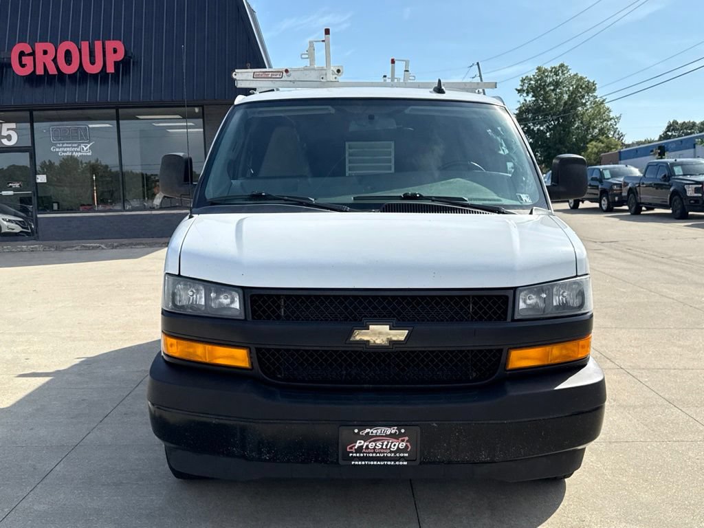 Used 2018 Chevrolet Express 3500 w/ Driver Convenience Package RWD image 22