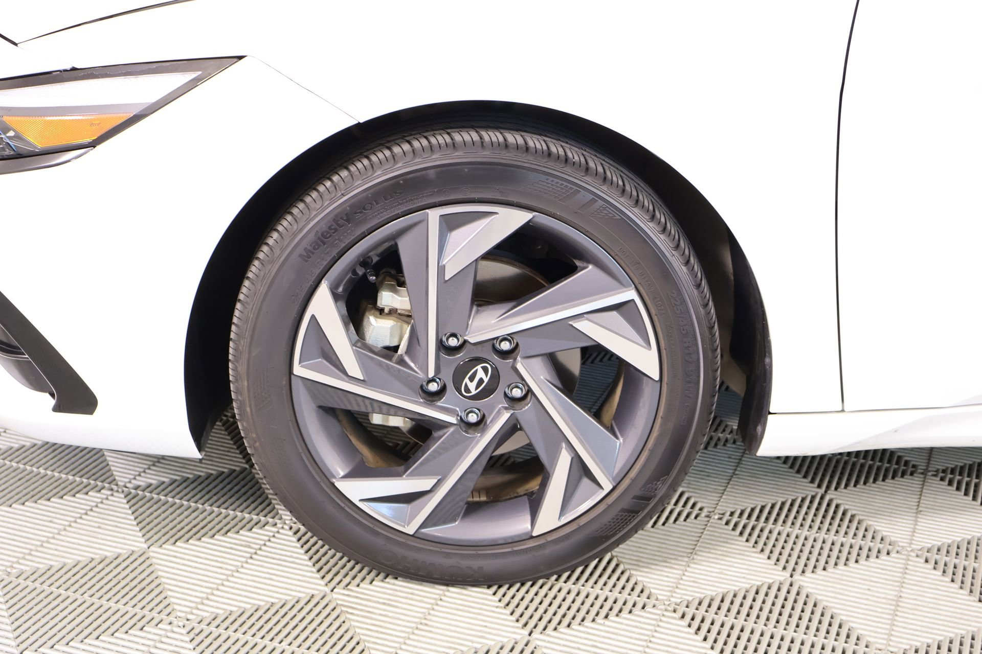 Used 2024 Hyundai Elantra SEL w/ Convenience Package image 19