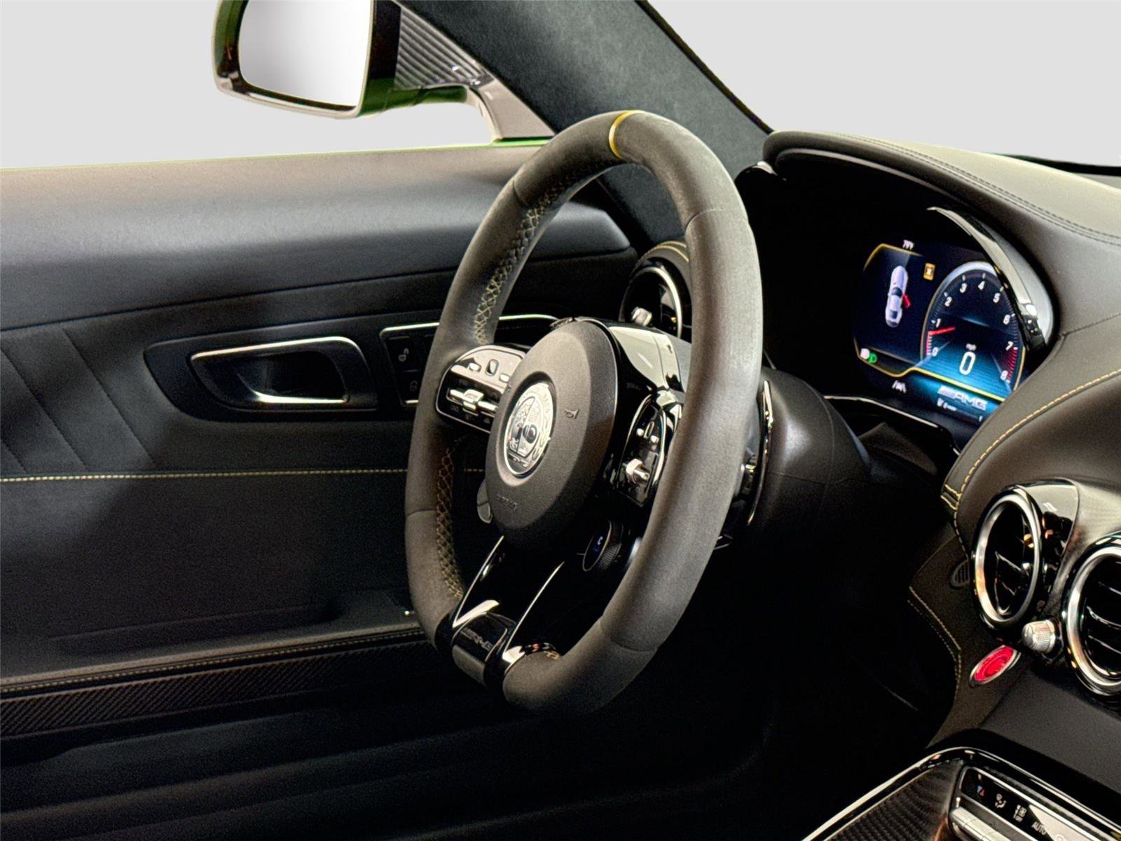 Used 2020 Mercedes-Benz AMG GT R image 31