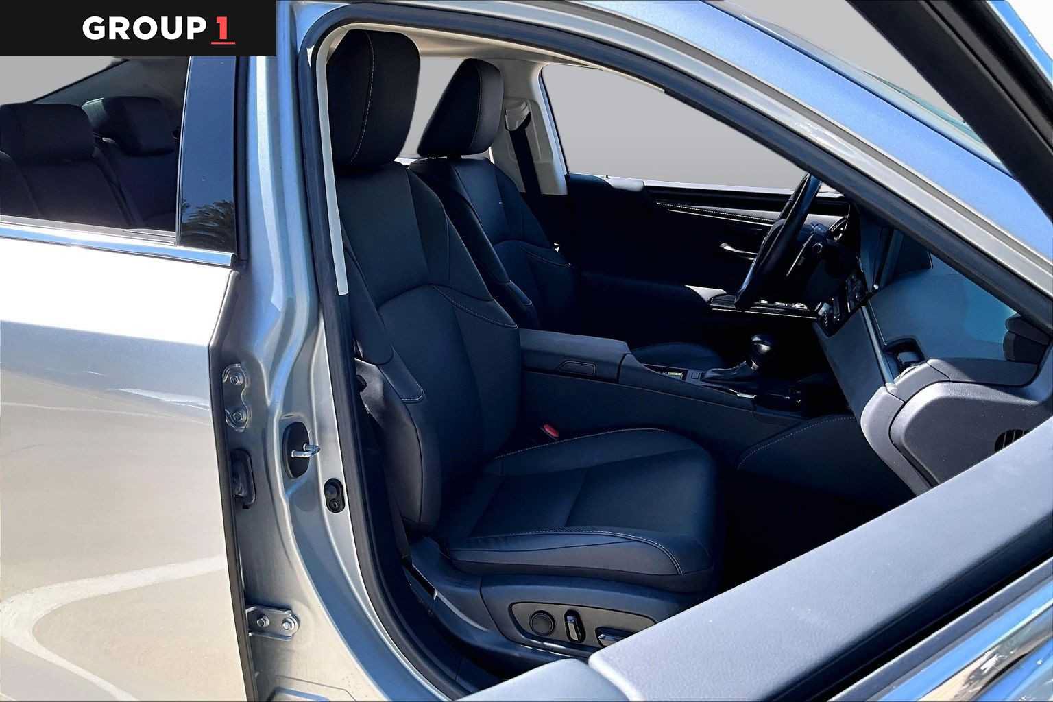 Certified 2025 Lexus ES 350 w/ Premium Package FWD image 8