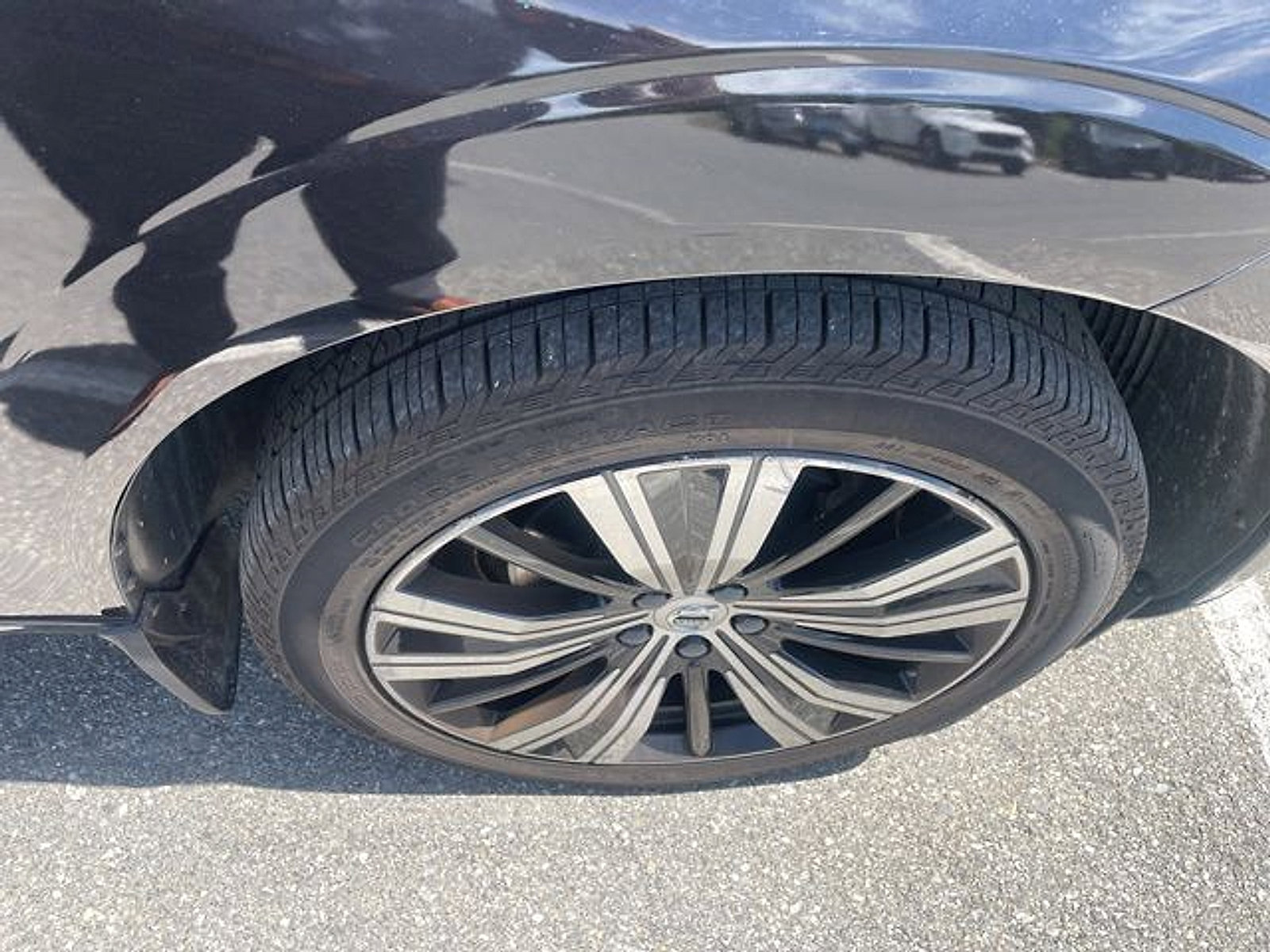 Used 2023 Volvo XC60 B5 Plus w/ Climate Package AWD/4WD image 11