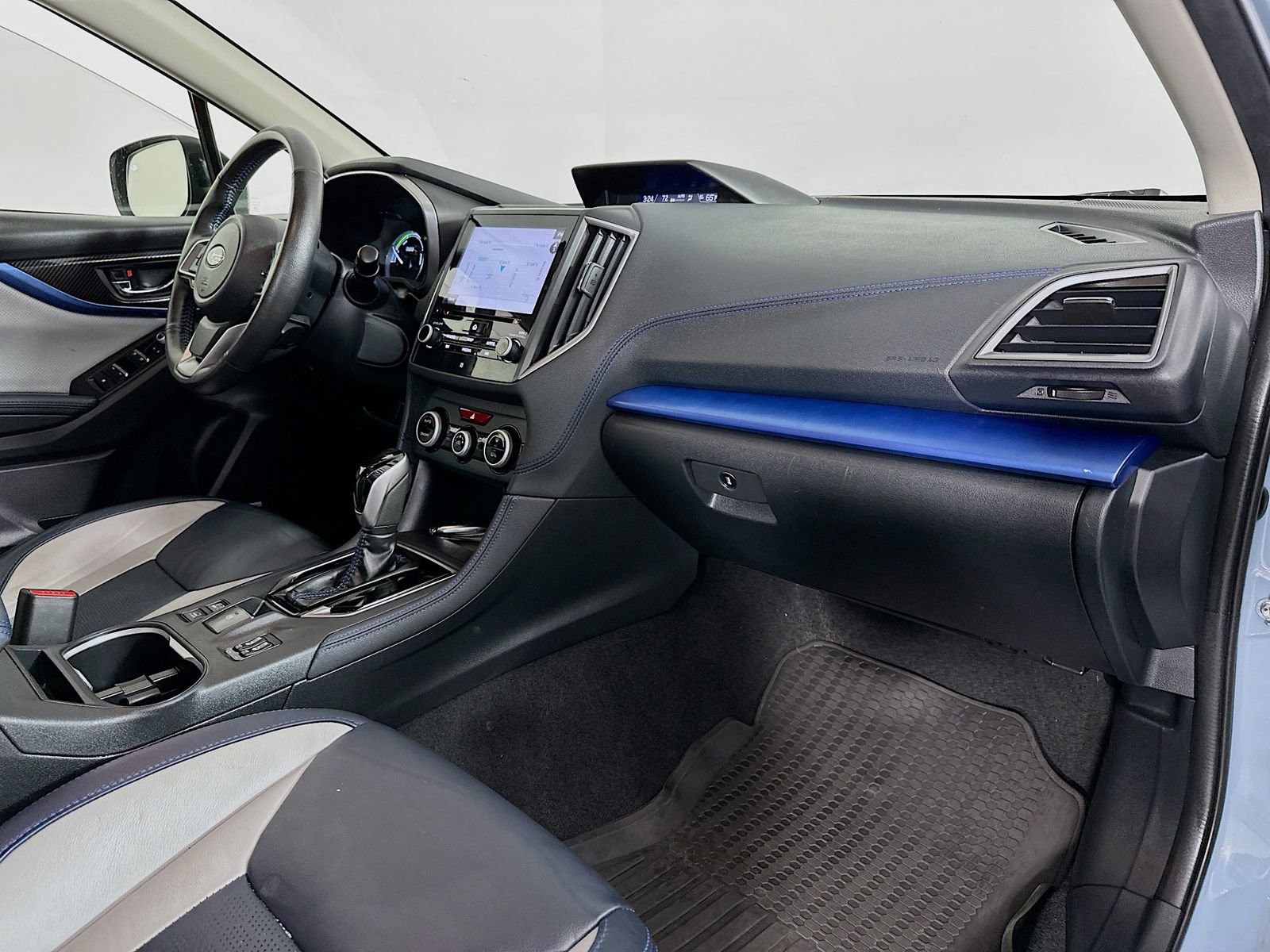 Used 2020 Subaru Crosstrek Hybrid w/ Moonroof Package w/Navigation image 30