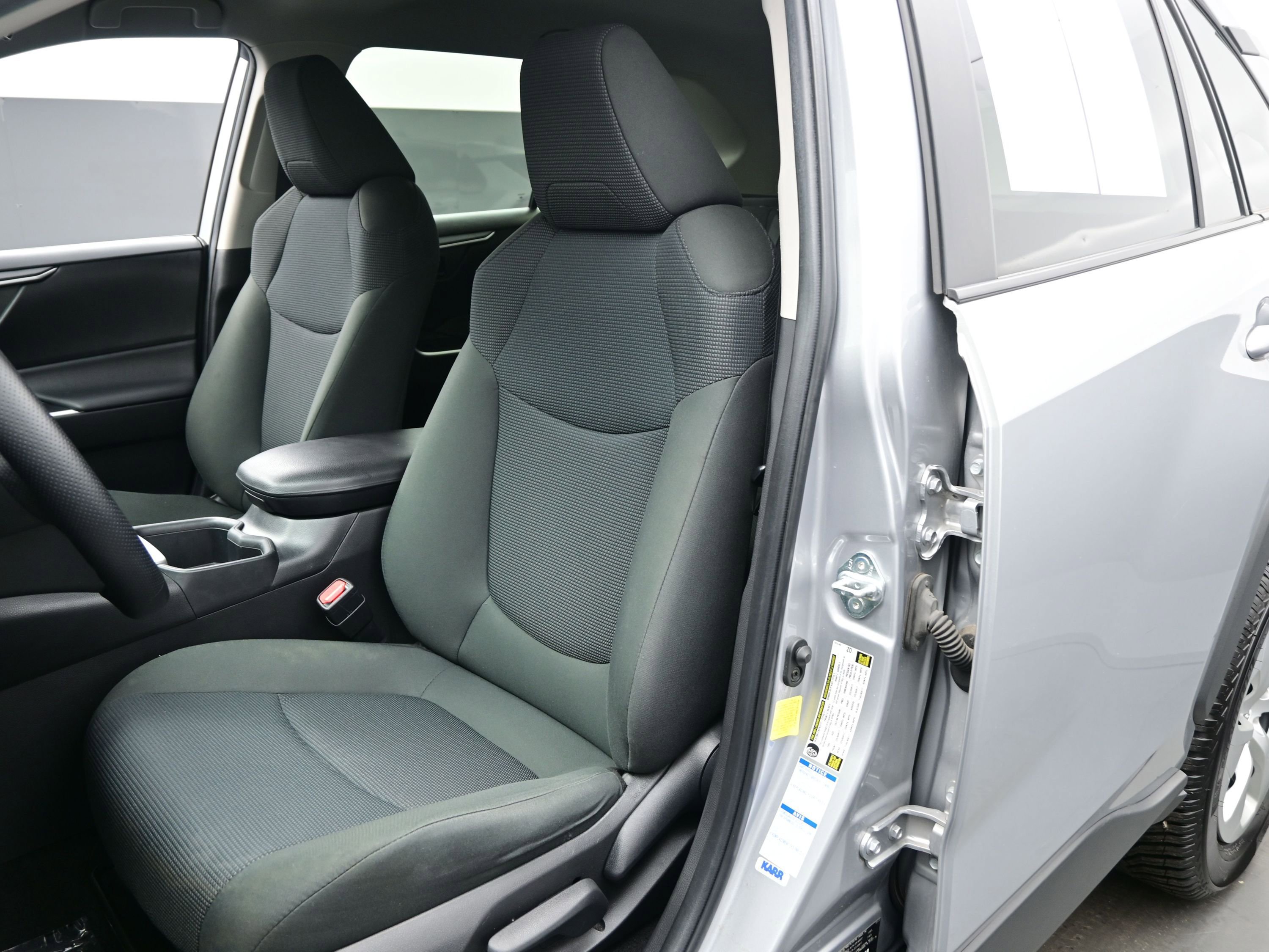 Used 2022 Toyota RAV4 LE AWD/4WD image 11
