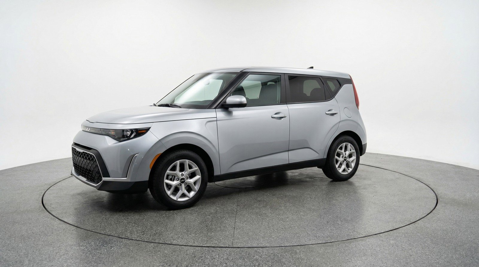 Used 2025 Kia Soul LX w/ LX Technology Package FWD image 3