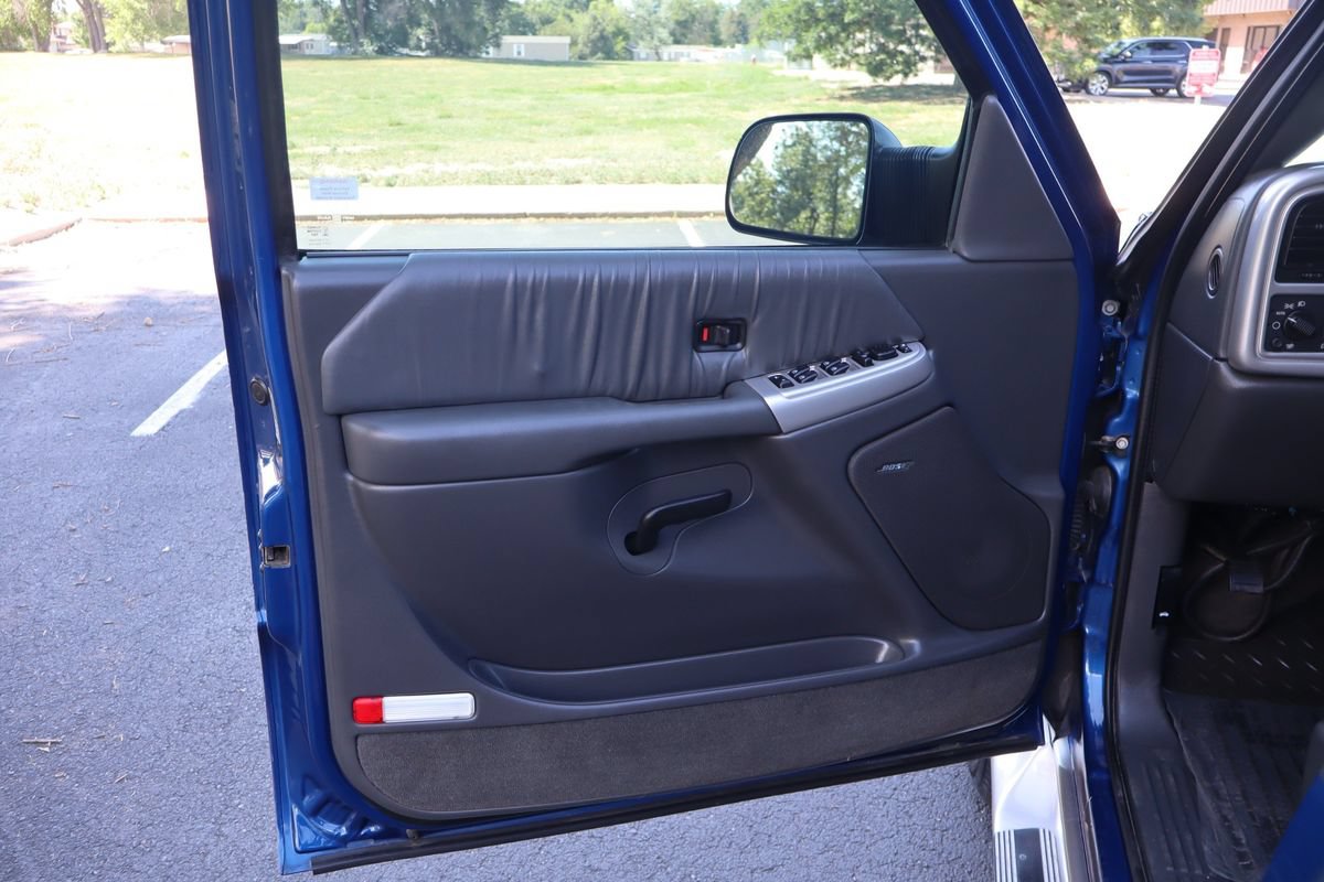 Used 2003 GMC Sierra 3500 SLE AWD/4WD image 22