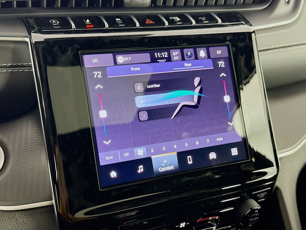 New 2025 Jeep Grand Cherokee L Laredo image 39