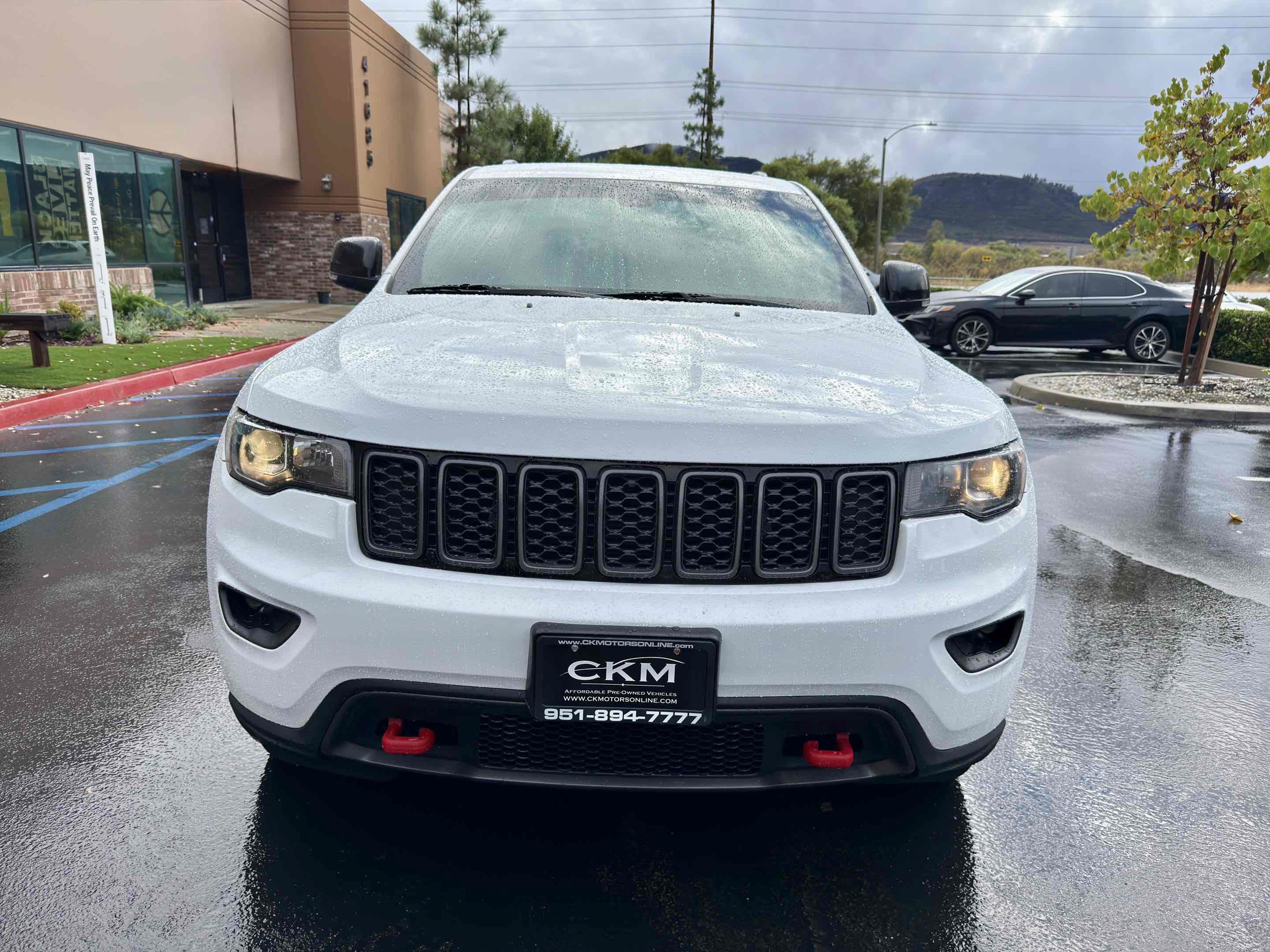 Used 2018 Jeep Grand Cherokee Trailhawk AWD/4WD image 7