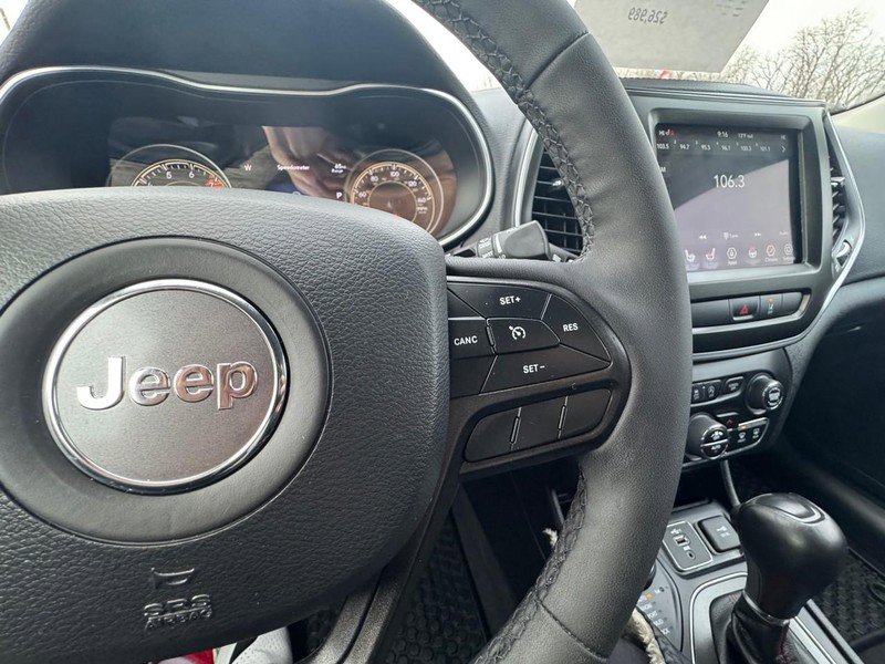 Used 2022 Jeep Cherokee Trailhawk w/ Comfort/Convenience Group image 15